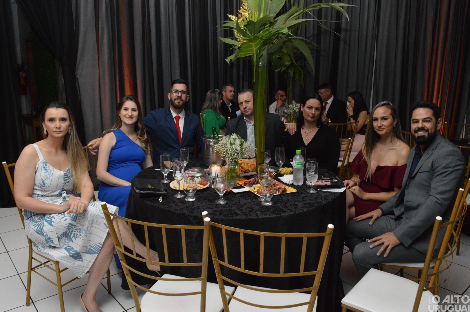 Baile Golden Night homenageia parceiros da Polícia Civil