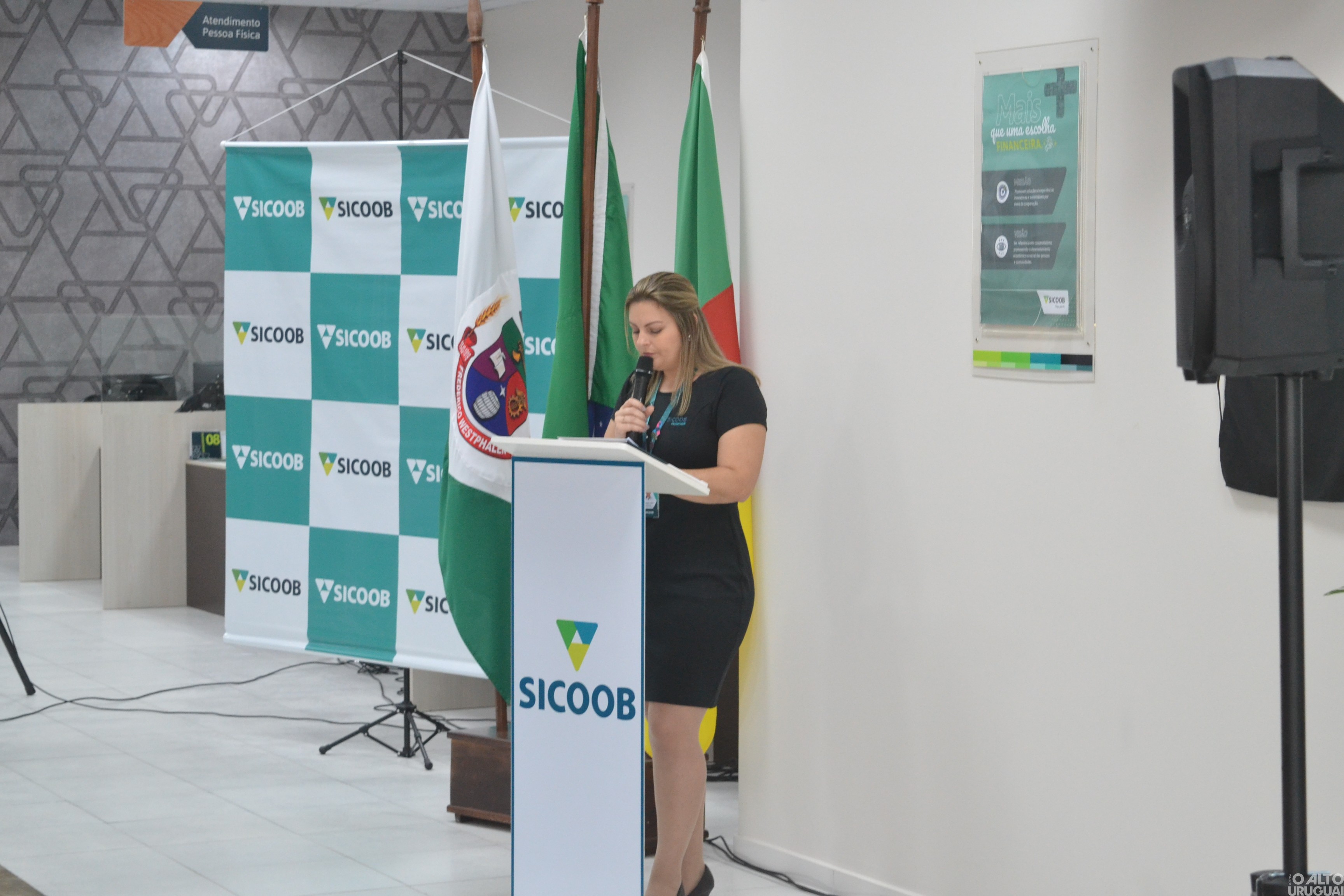 Sicoob Oestecredi reinaugura agência em novo espaço em FW