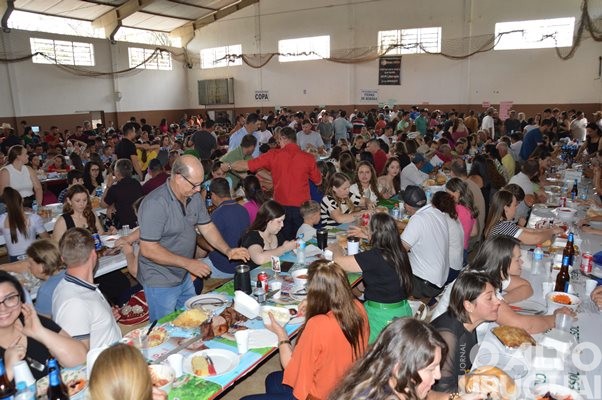 Festa do São Miguel do Braga reúne centenas de pessoas