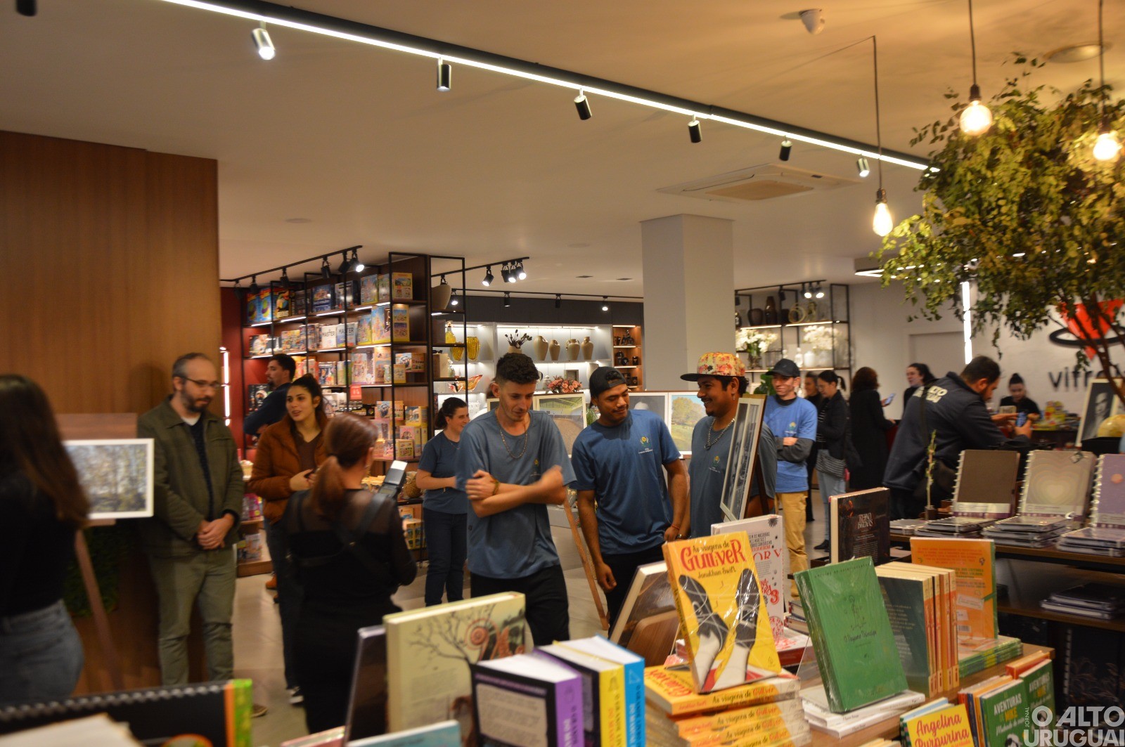 Apae-FW promove exposição fotográfica