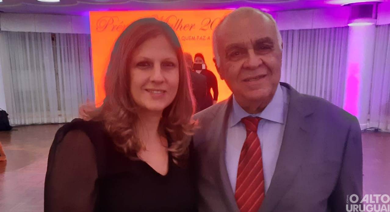 Primeira-dama de Planalto é agraciada com o prêmio “Mulher RS 2022”