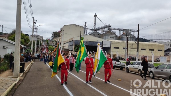 Pinhal promove desfile cívico e abre a Semana Farroupilha