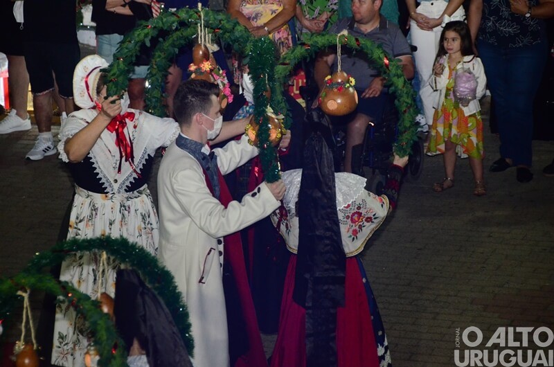 Apresentações do Centro Cultural 25 de Julho marcam noite do Frederico em Luz