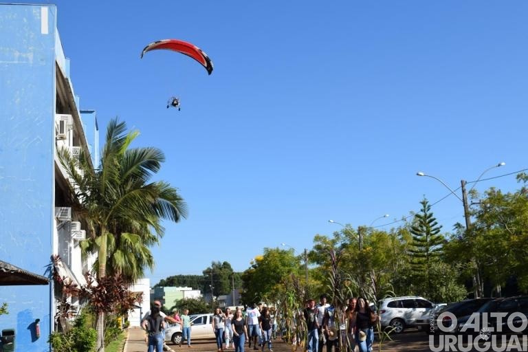 Alunos da UFSM-FW têm recepção acalorada de conhecimento e incentivo