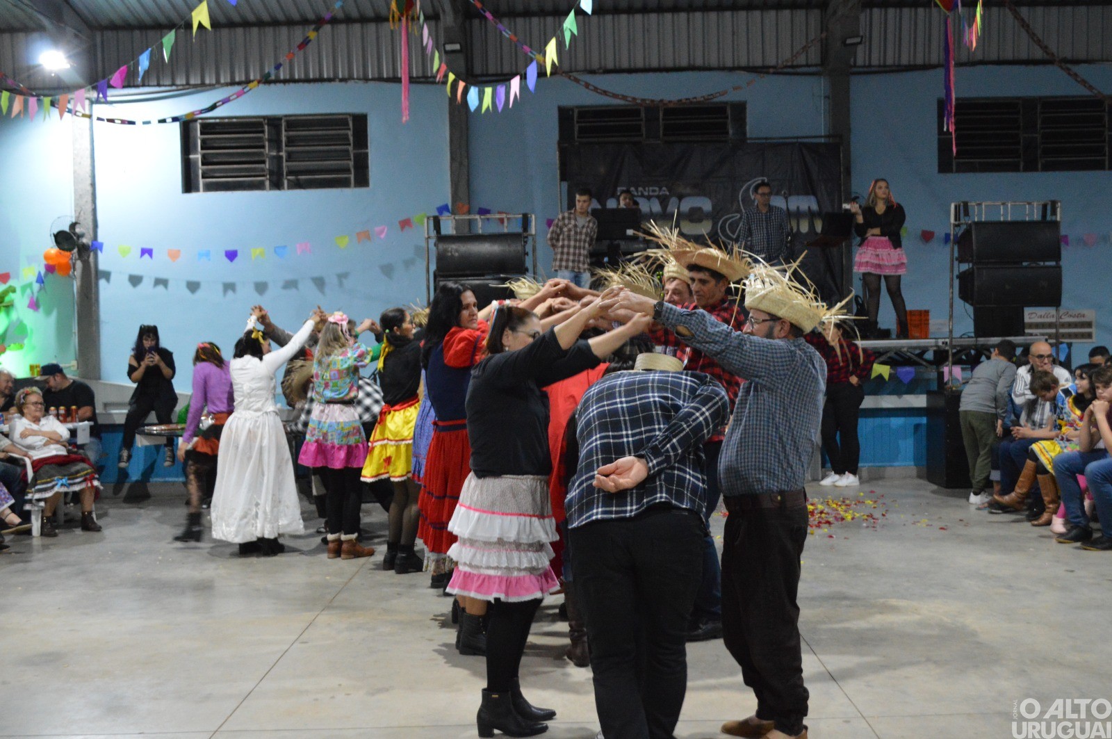 Comunidade da linha São Luís realiza Arraiá Junino