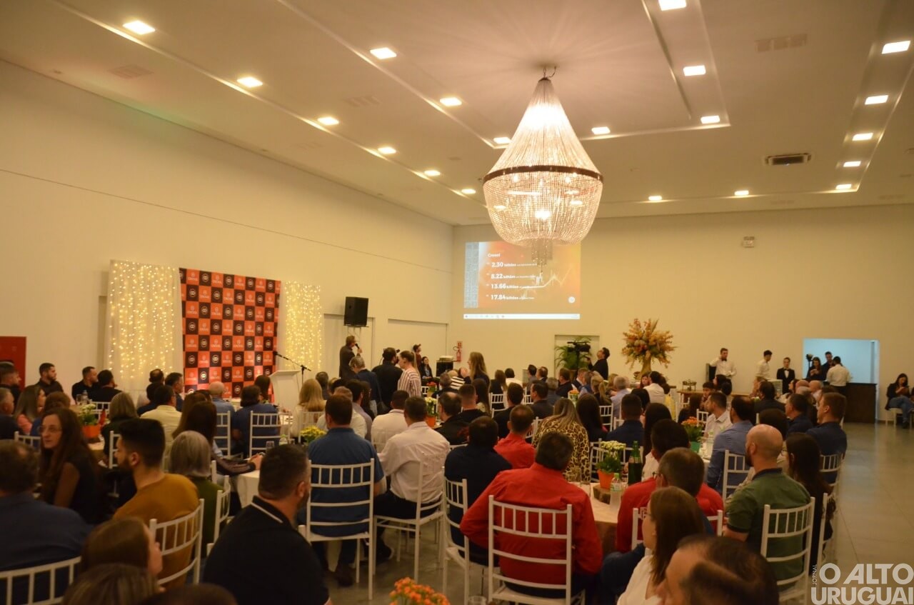 Presidente da Cresol palestra para empresários da região