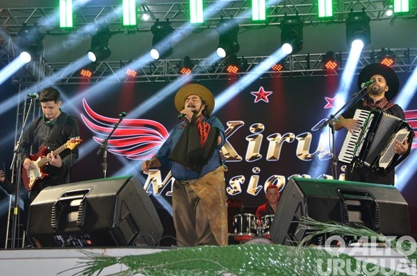 Seberi abre Aldeia Farrapa com show de Xirú Missioneiro