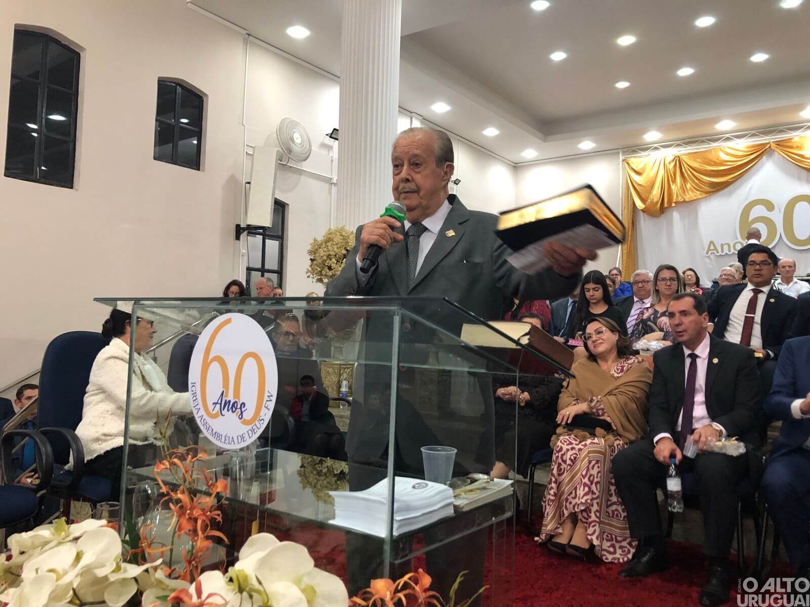 Pastor Pery Brizolla é homenageado em culto