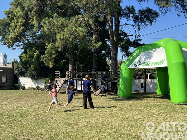 “Ventos de alegria” deixam colorido o céu de FW