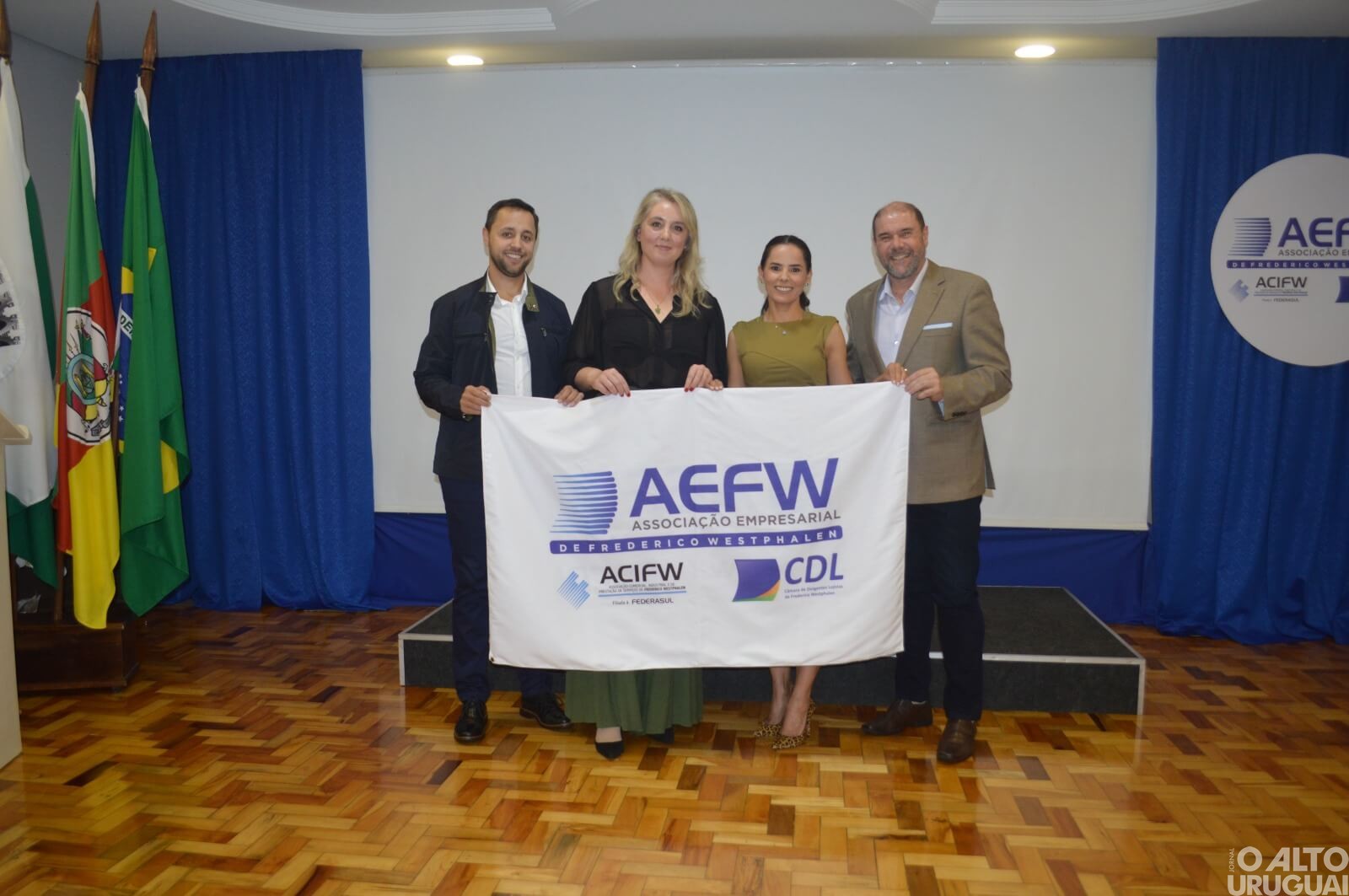 Novos membros da diretoria da AEFW são empossados