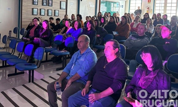 Palestra-show reúne servidores de Dois Irmãos das Missões