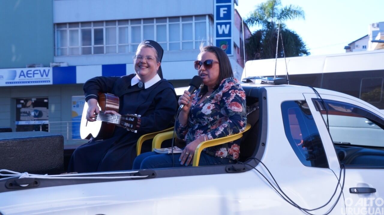 Carreata do Movimento de Schoenstatt arrecada doações para entidades de FW