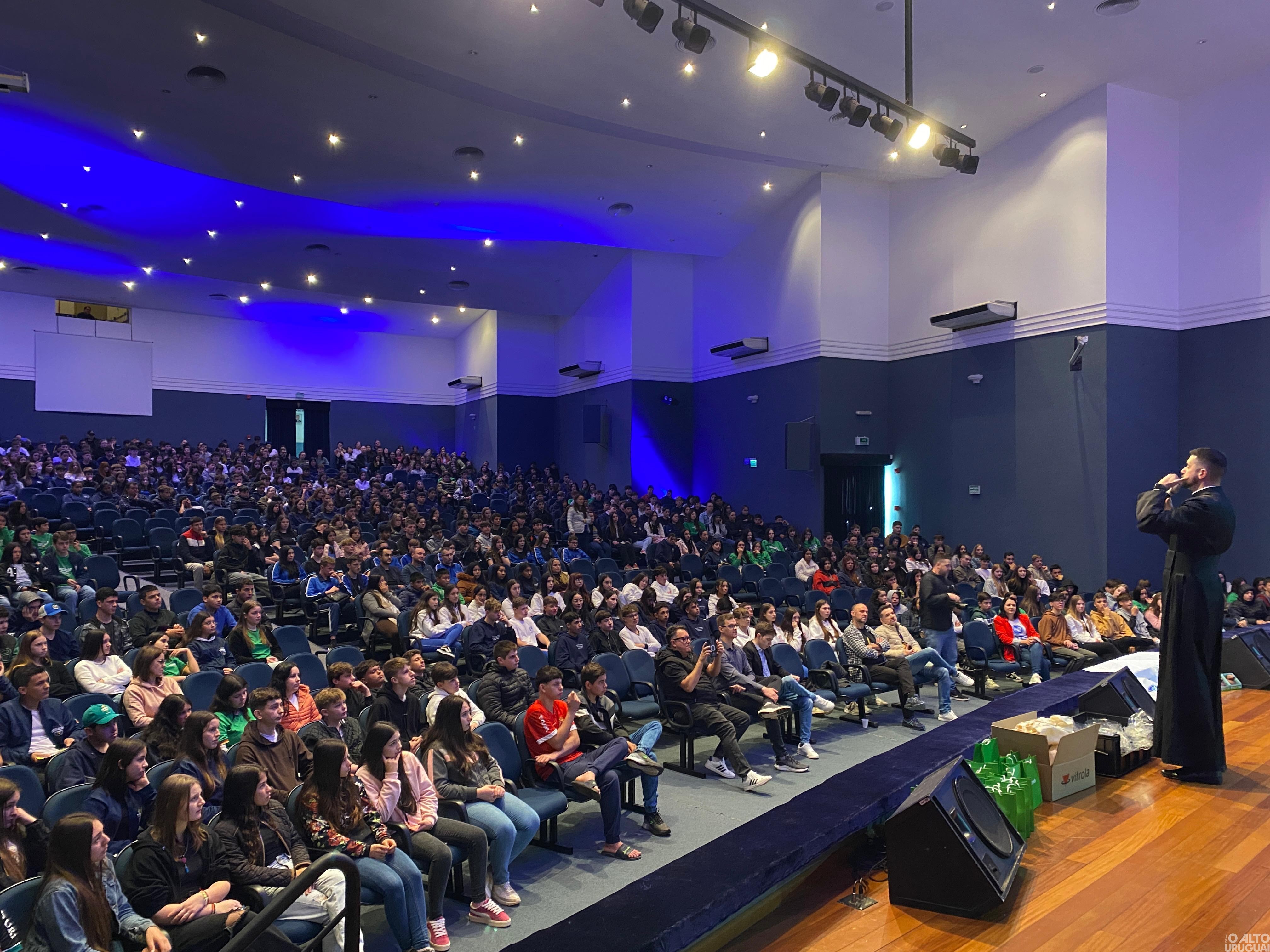 Diálogo e experiências marcam mais uma edição do Projeto Adolescer na URI/FW