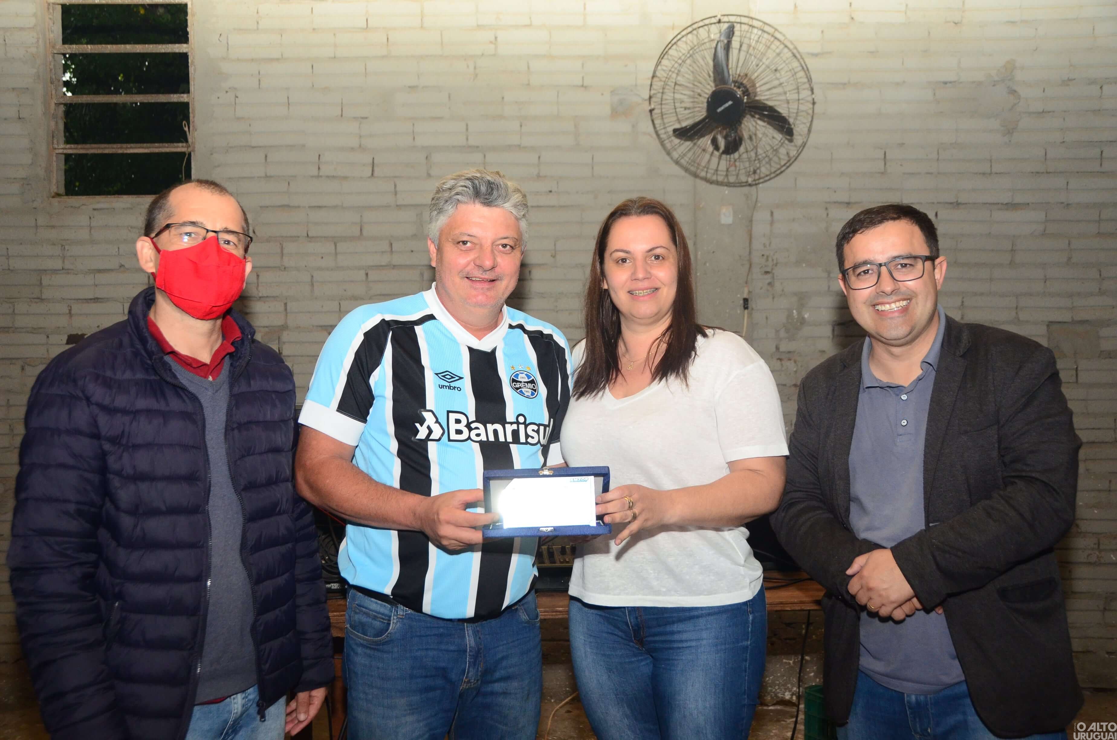 Gestores municipais recebem homenagem da Amzop