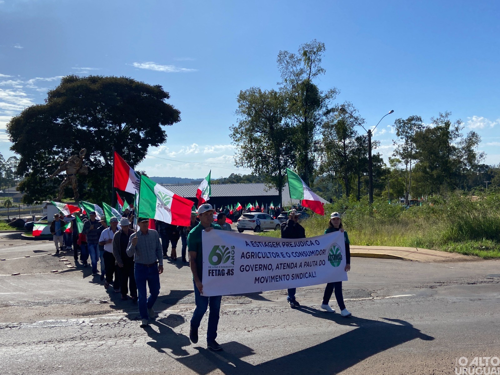 Trabalhadores rurais realizam manifestação em FW