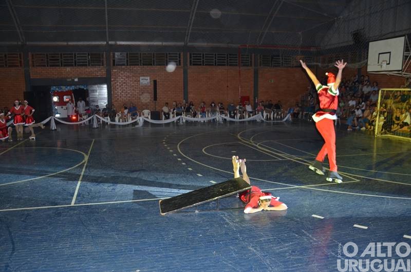 Magia da Patinação apresenta espetáculo de fim de ano