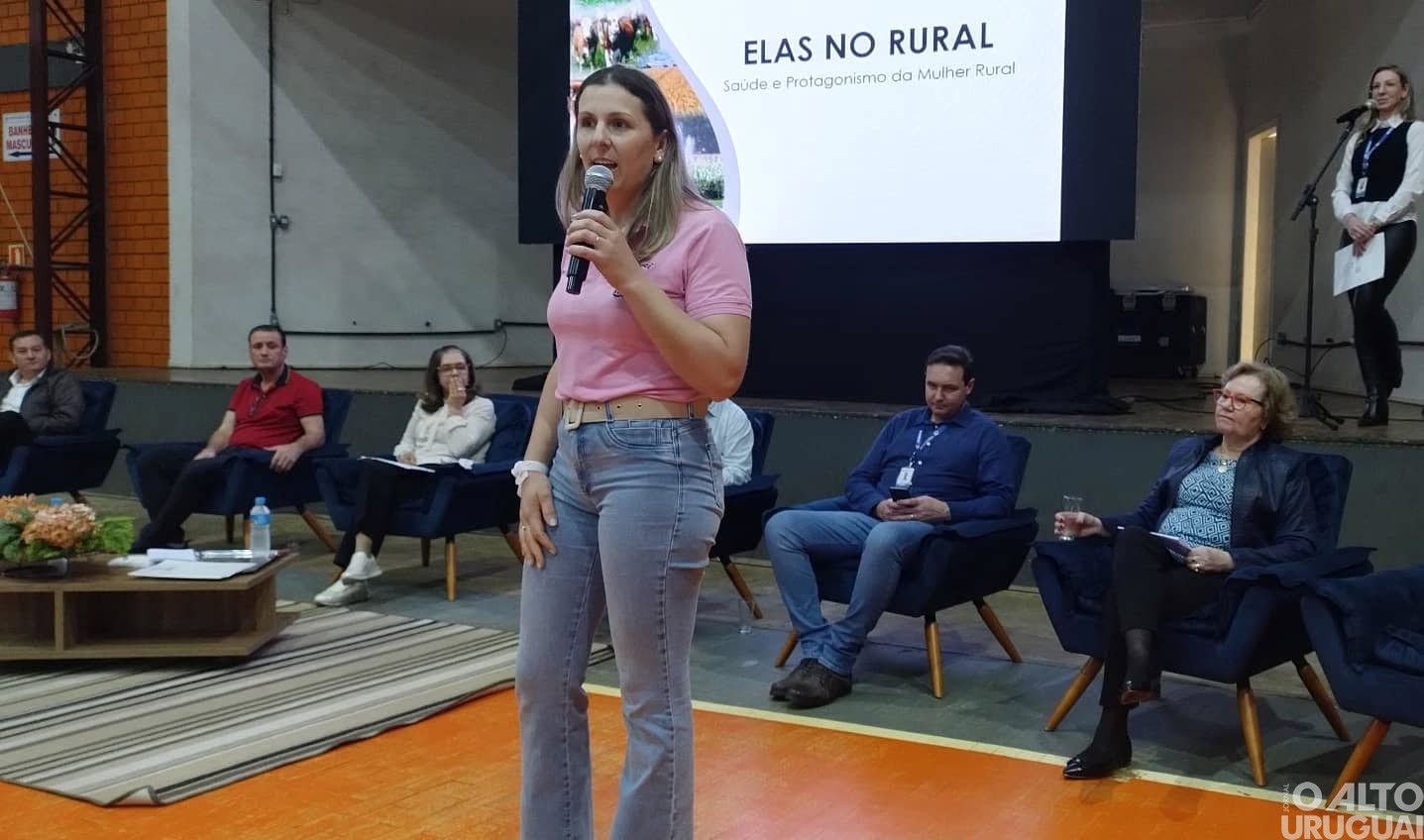 Pinhal sedia encontro regional de mulheres rurais