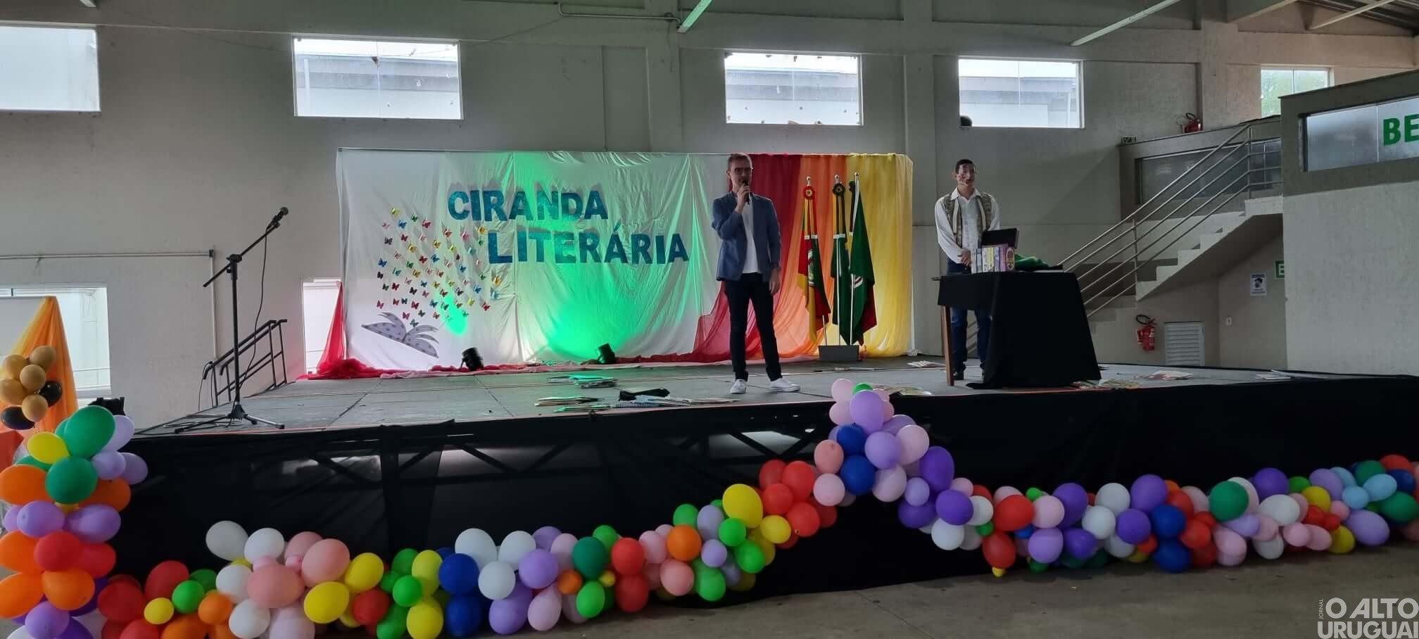 Taquaruçu do Sul: Ciranda Literária homenageia crianças, professores e funcionários públicos