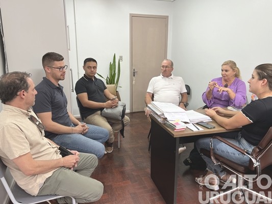 Vereadores de FW visitam secretarias para ouvirem demandas de cada pasta