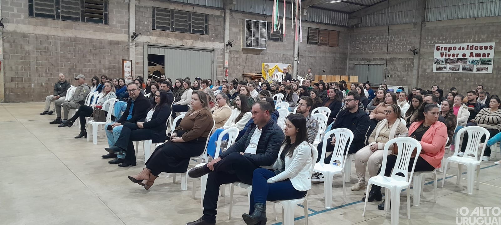 Palestra sobre desafios da educação dos filhos na era digital é realizada em Vista Alegre