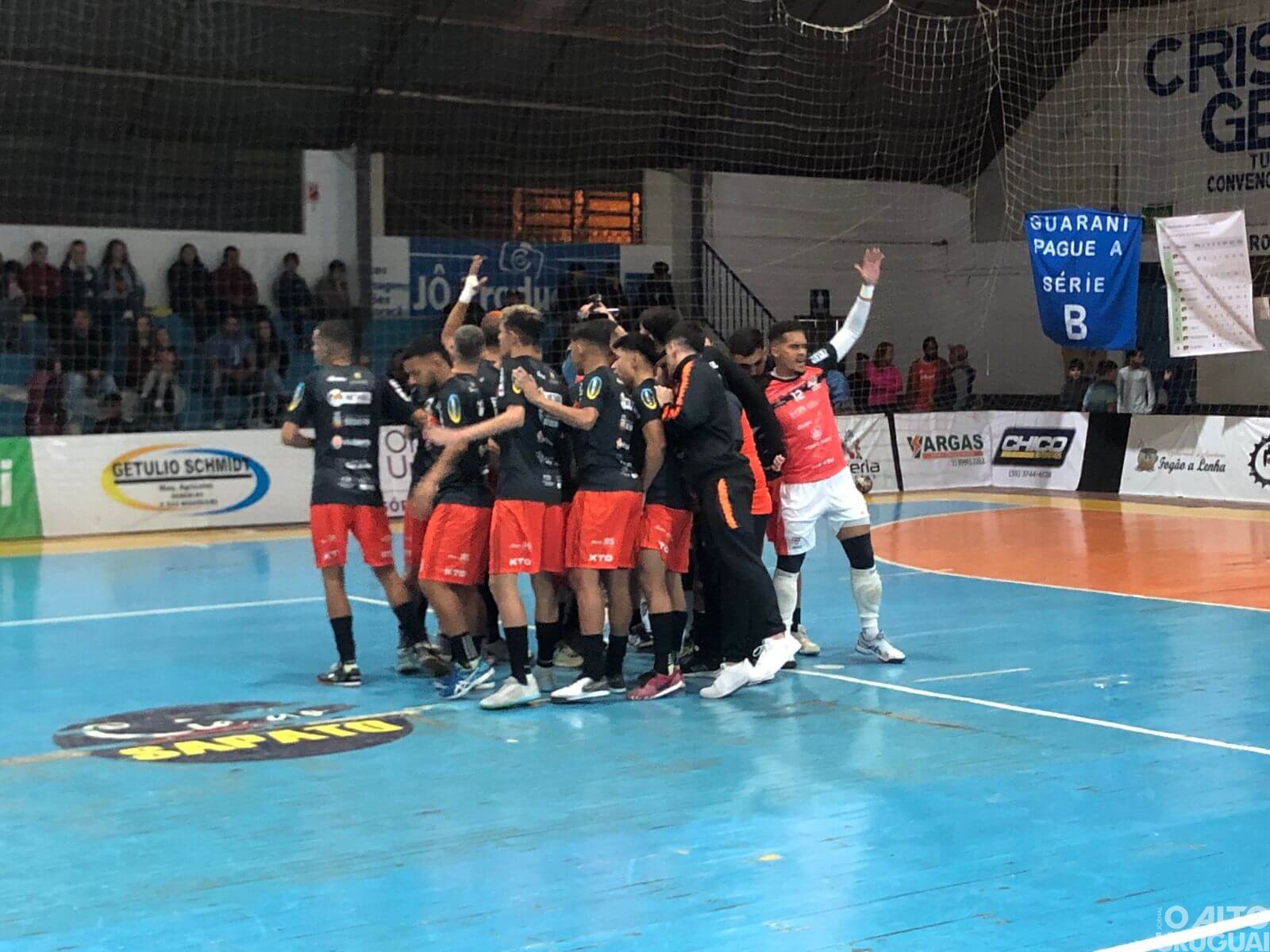 Afucs derrota o Atlec e abre vantagem