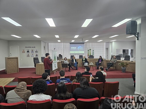 IntegraLegis aproxima Poder Legislativo e acadêmicos de Comunicação da UFSM/FW