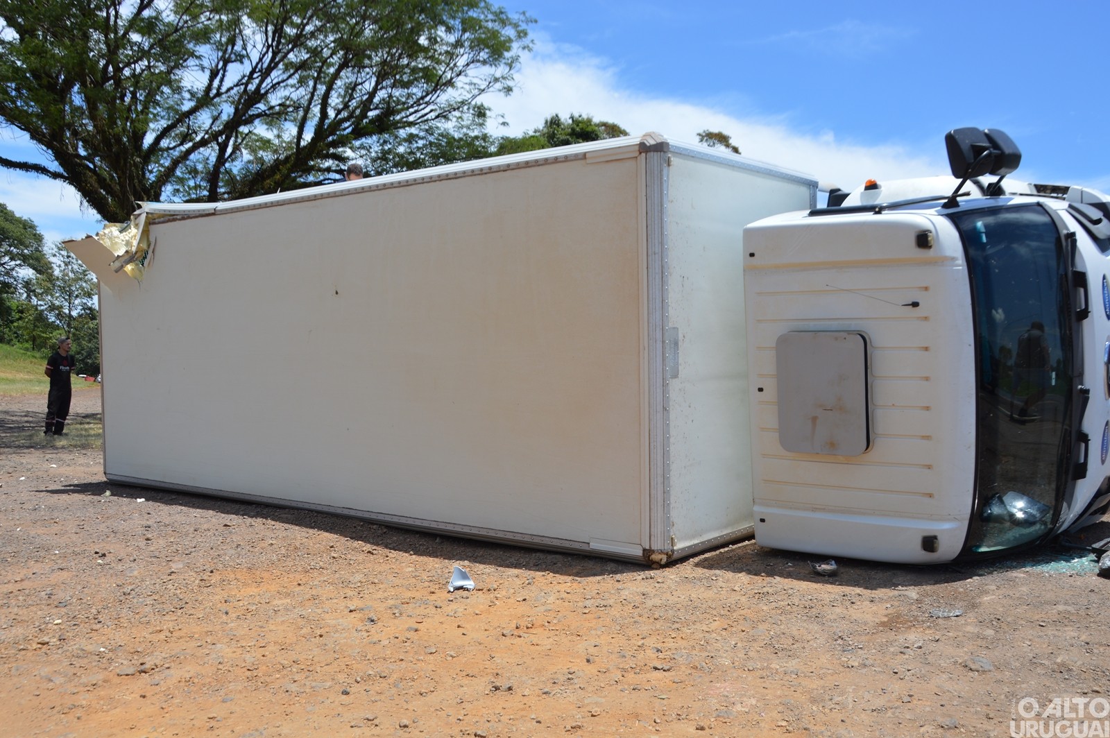 Colisão envolvendo caminhão e ônibus é registrada na BR-386 em Frederico Westphalen