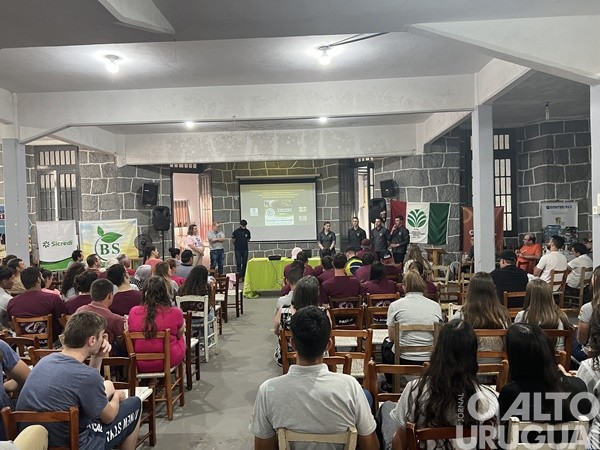 URI/FW realiza em Iraí Seminário de Projetos Profissionais e de Vida dos alunos
