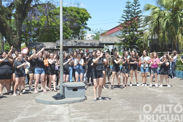 Bandas da Escola Cardeal Roncalli conquistam cinco títulos de campeãs e três de vice-campeãs em SC