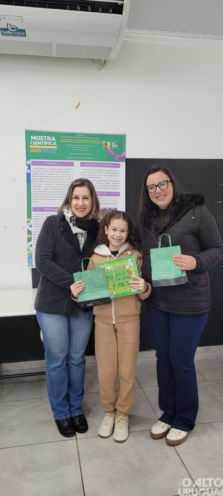 Alunas da Escola Caiçara conquistam destaque em Mostra Cultural Regional