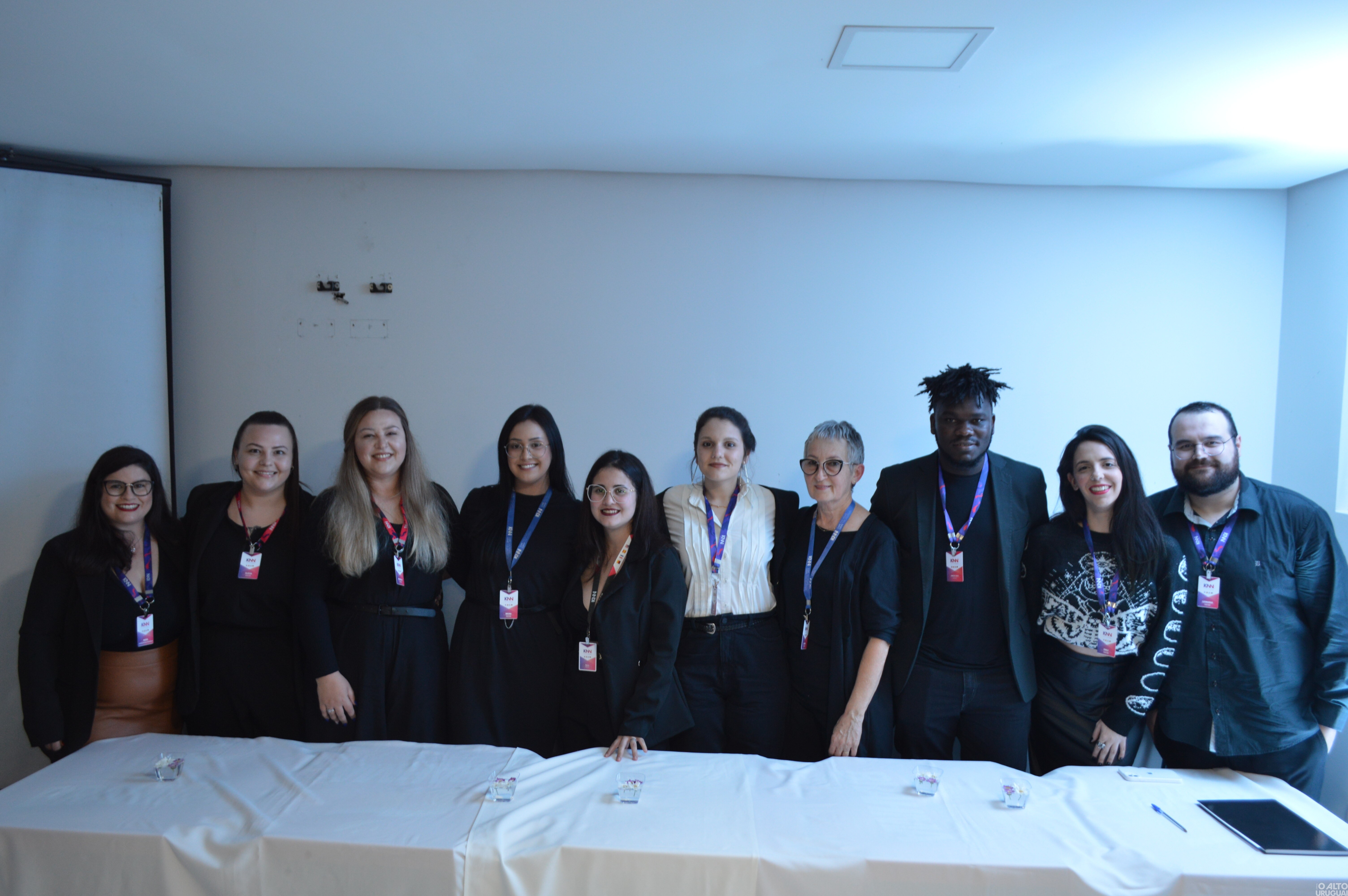 Com cerca de 400 alunos a KNN forma suas primeiras turmas de inglês em FW