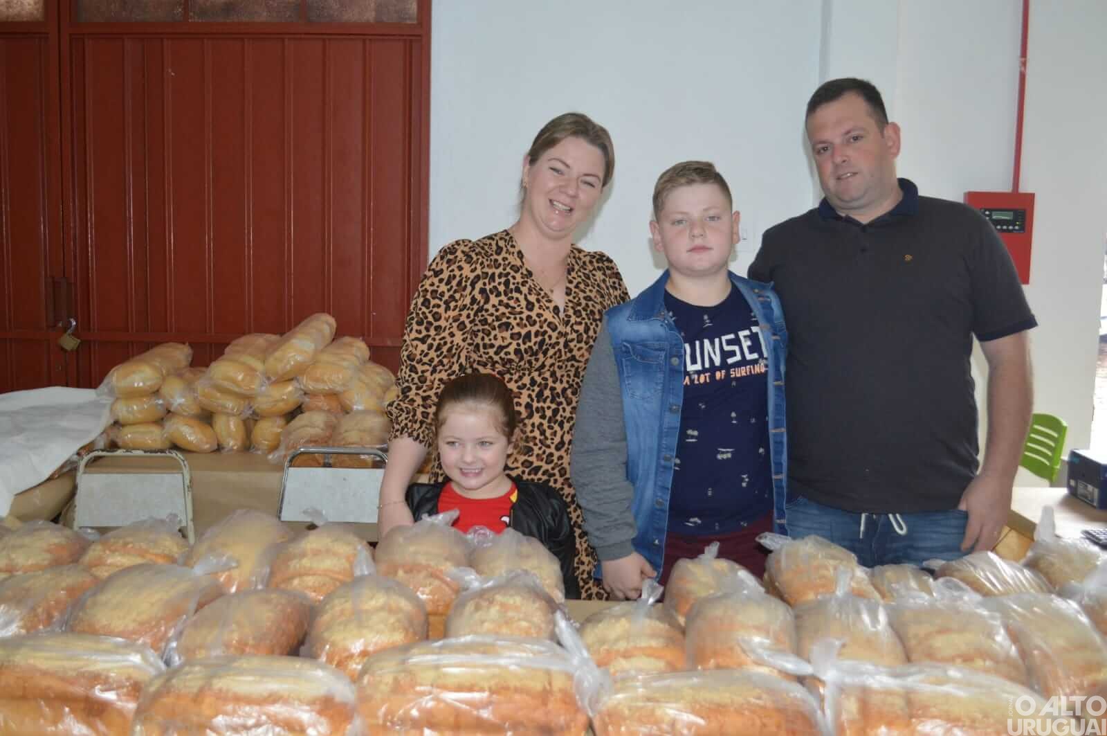 FW: bairro Jardim Primavera homenageia sua padroeira