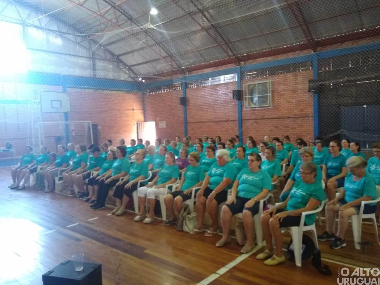 Sesc Maturidade Ativa comemora 15 anos com jantar-baile