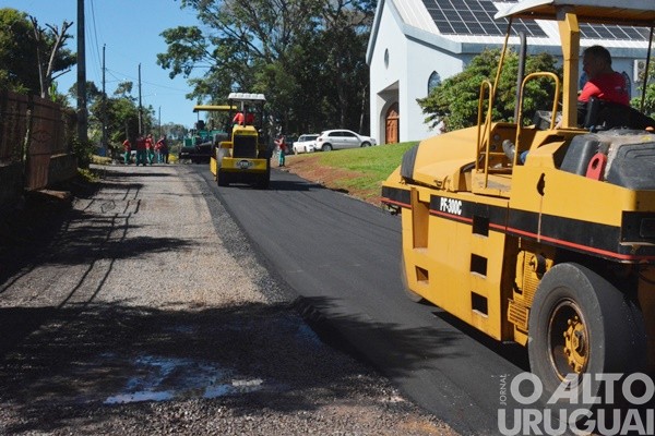 Obras de pavimentação são retomadas na Avamau em FW
