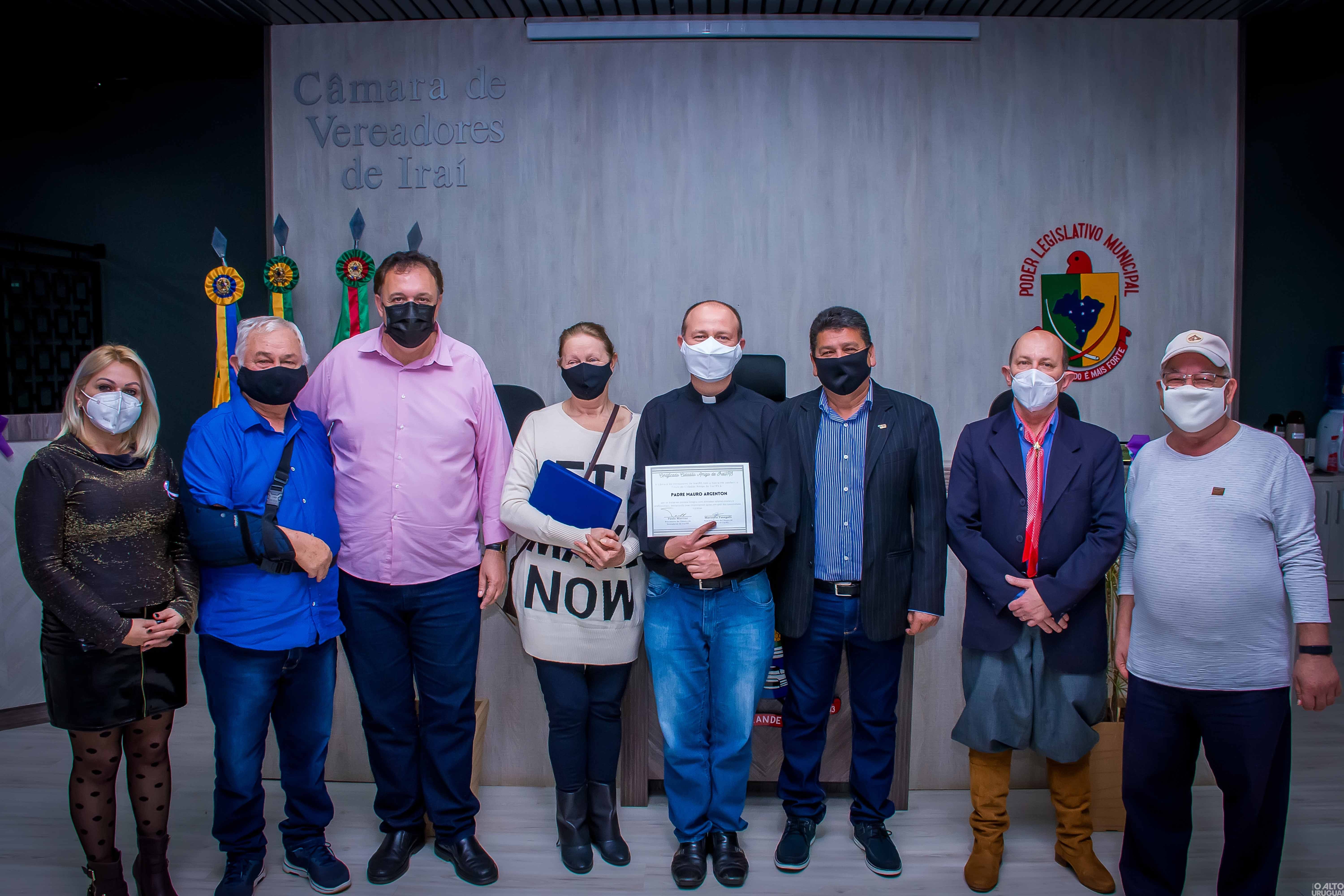 Padre Mauro é homenageado com o Título de Cidadão Amigo de Iraí