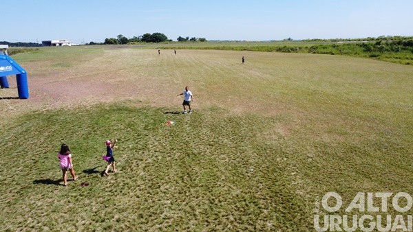 “Ventos de alegria” deixam colorido o céu de FW