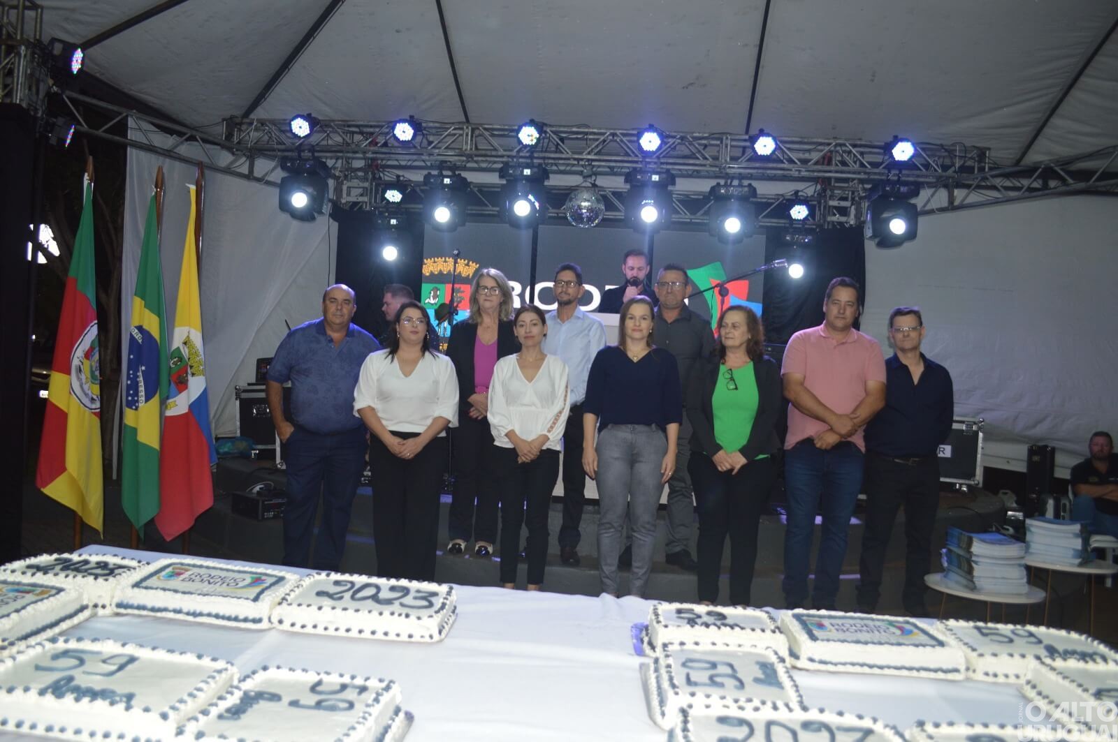 Rodeio Bonito: corte de bolo de 100 kg marca aniversário do município