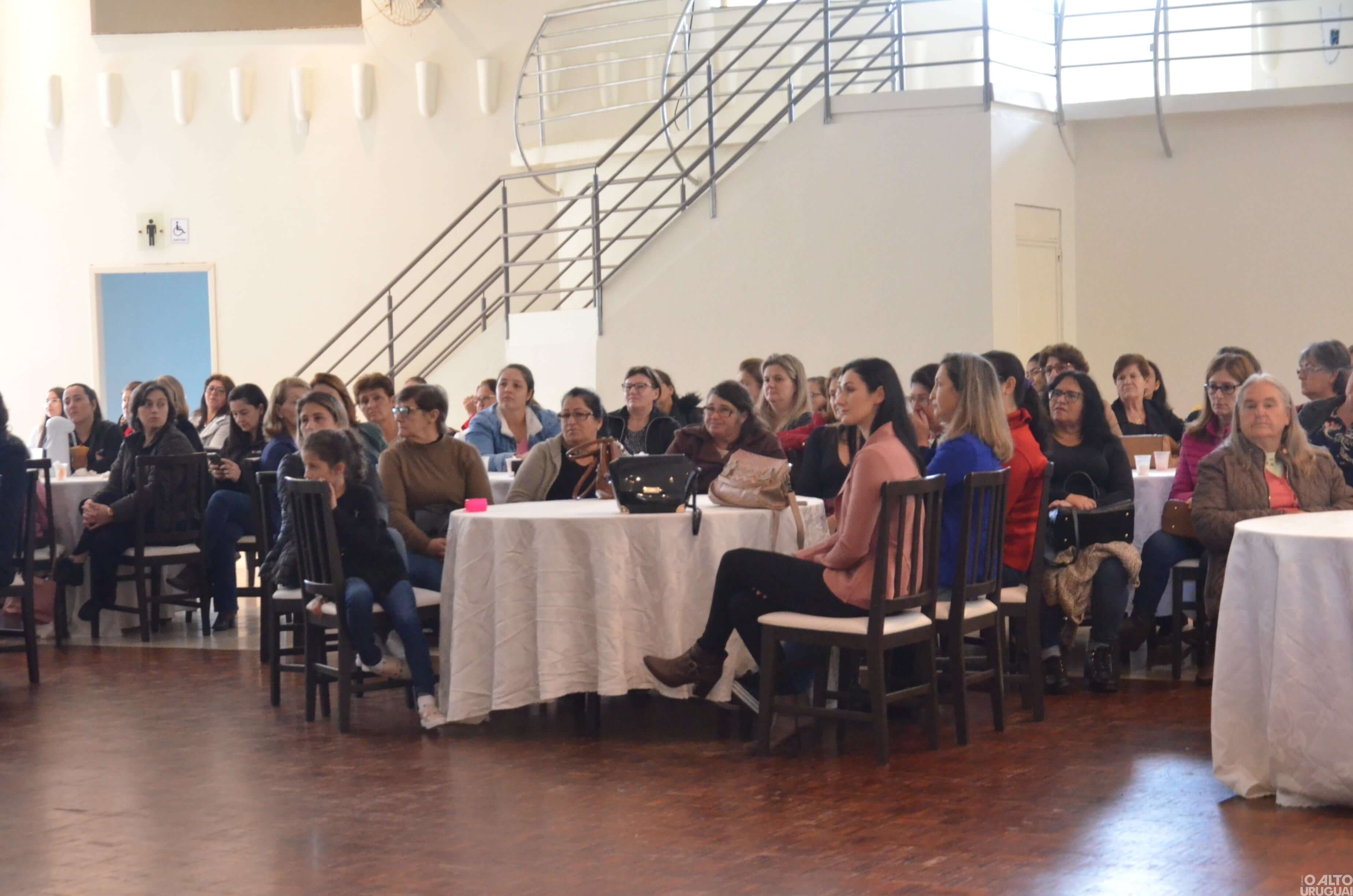 Emater promove encontro regional de mulheres