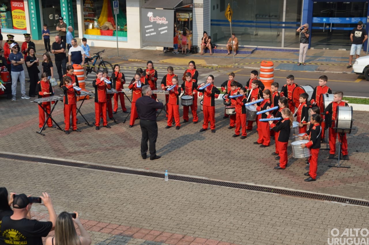 Frederico Westphalen realiza encontro de bandas marciais