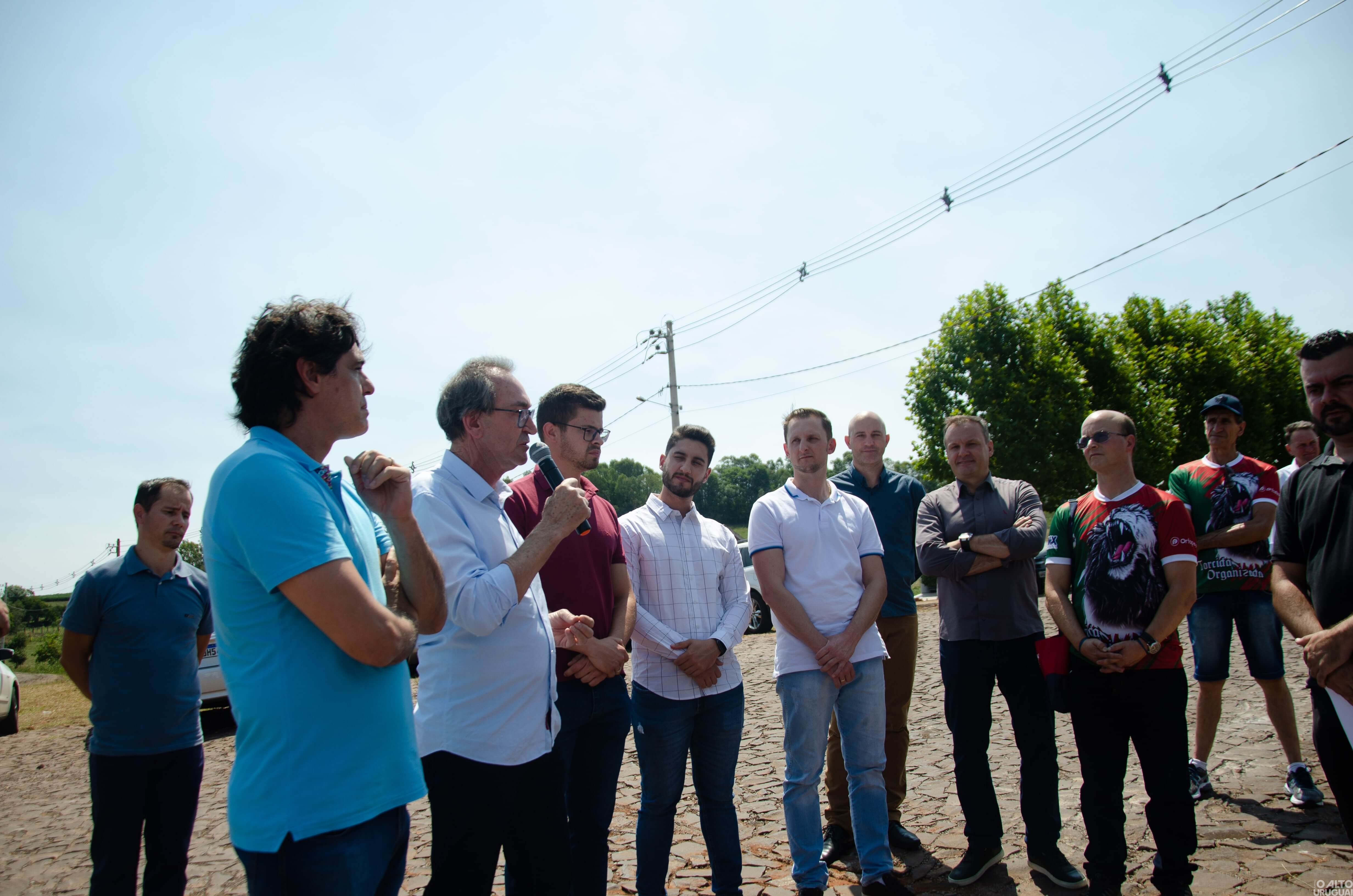 Secretário estadual do Esporte e Lazer visita obra em Frederico Westphalen