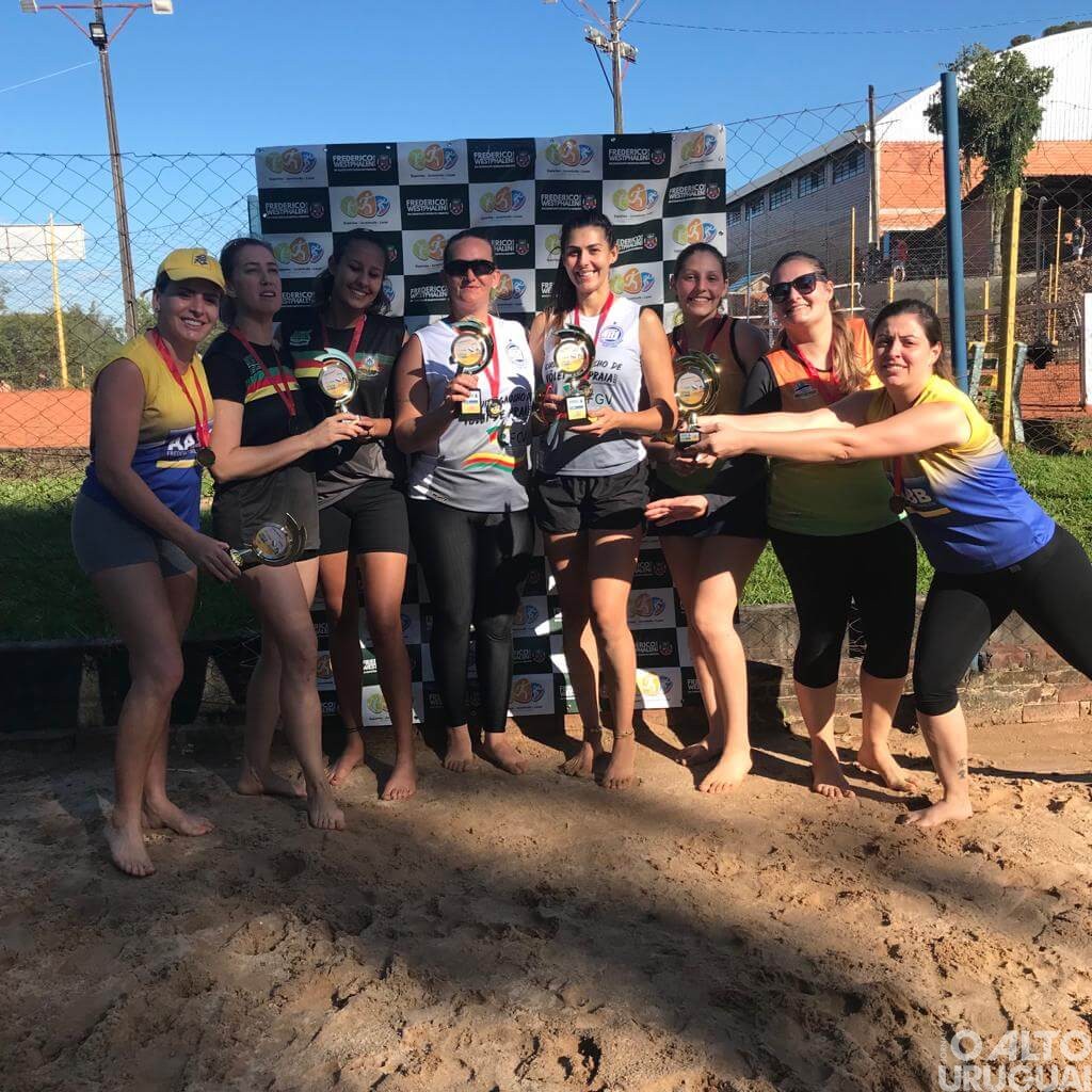 Torneio de vôlei de areia reúne duplas de diversos municípios em FW