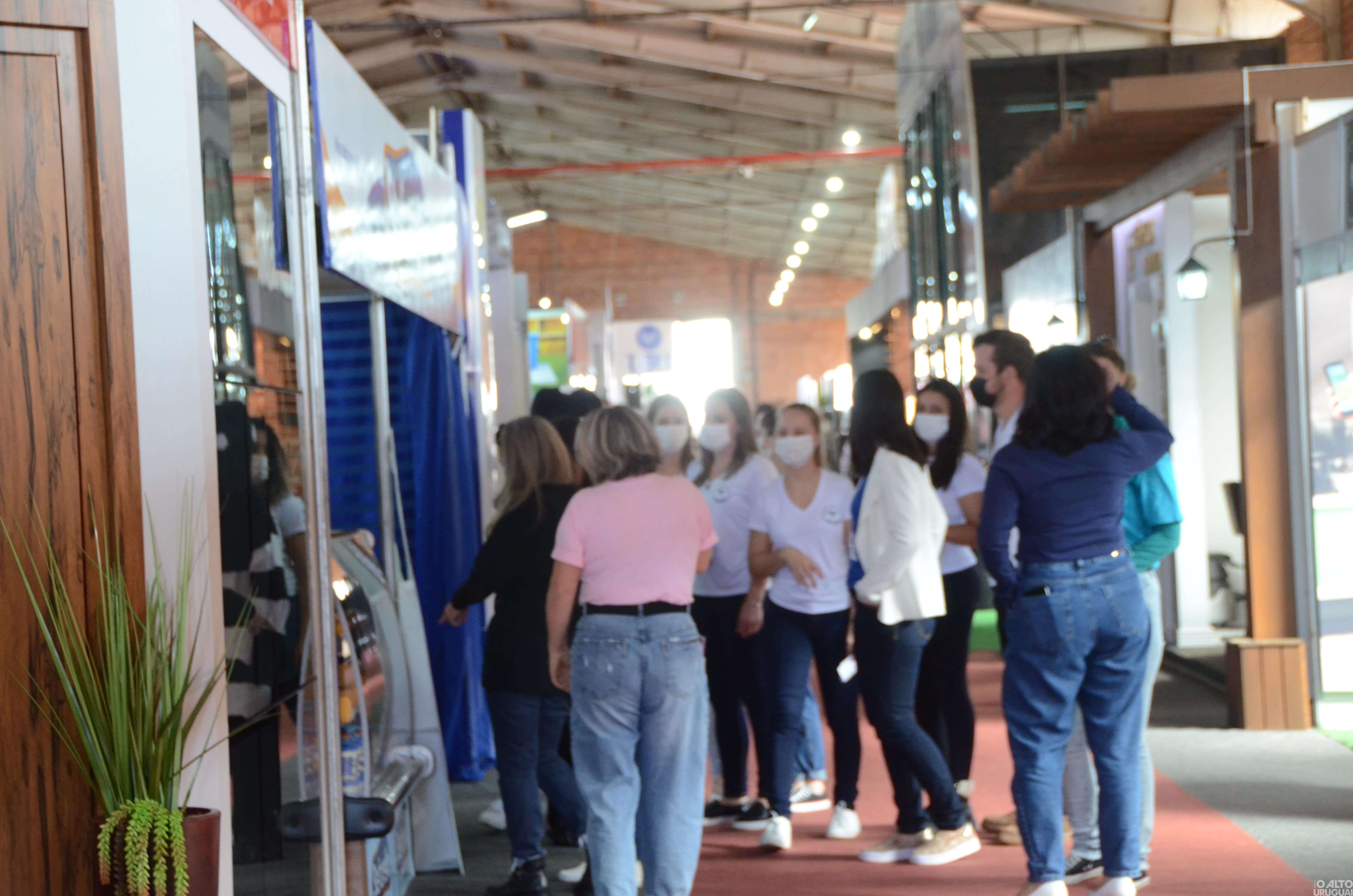 Pavilhões abrem para exposição na Expofred 2022