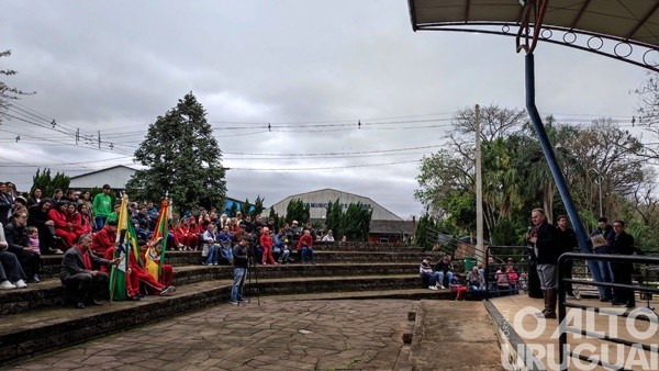 Pinhal promove desfile cívico e abre a Semana Farroupilha