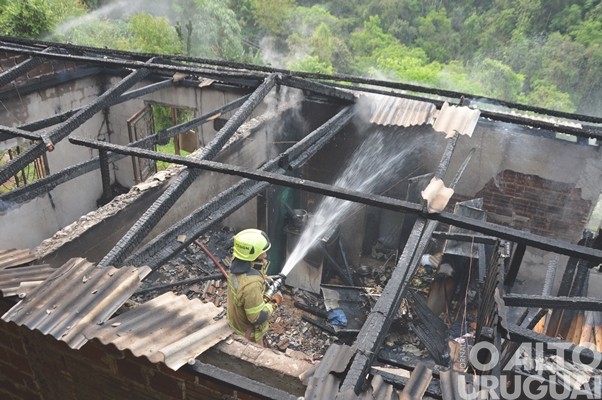 FW: Bombeiros atendem mais um incêndio em residência