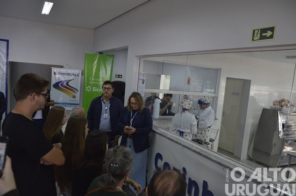 Cozinha didática ensina receitas na Casa da Emater