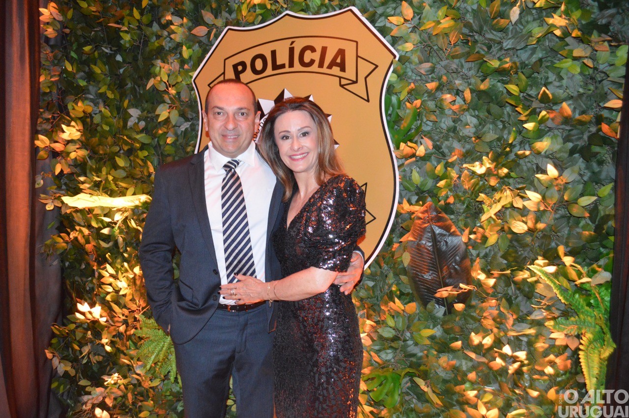 Baile Golden Night da 14ª DRPI homenageia parceiros da Polícia Civil na região