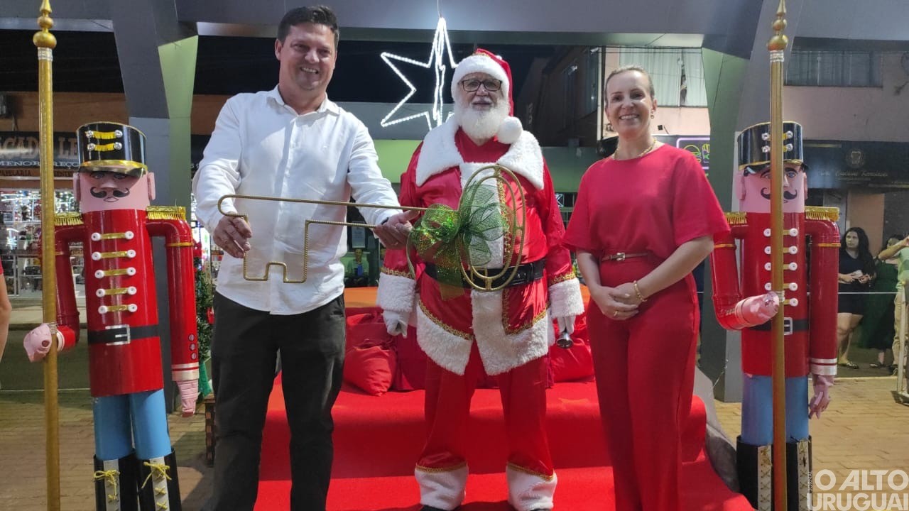 2º Magia do Natal de Seberi surpreende o público com desfile natalino e chegada do Papai Noel