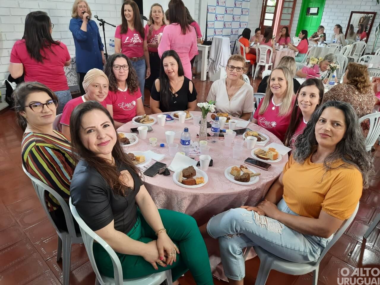 Chá da Liga reúne mulheres em Rodeio Bonito