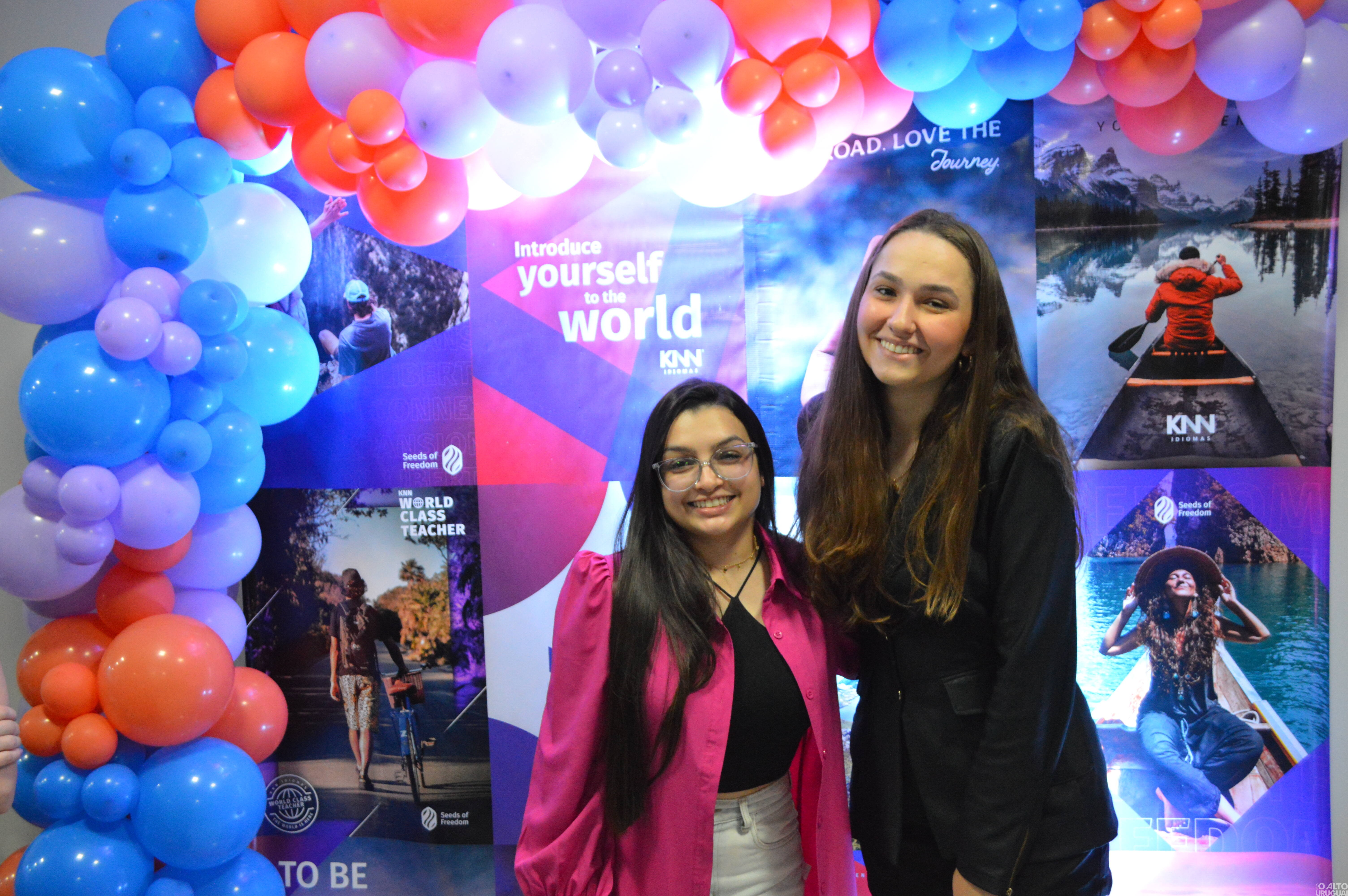 Com cerca de 400 alunos a KNN forma suas primeiras turmas de inglês em FW