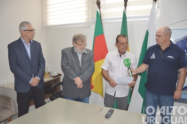 Prefeitura de FW apresenta selo e programação comemorativos aos 70 anos